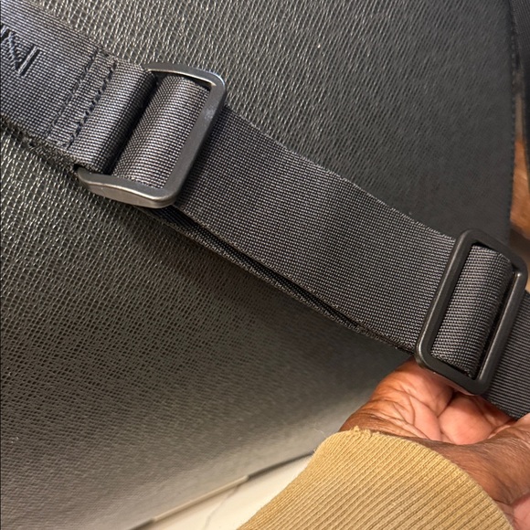 Louis Vuitton Textured Black Briefcase/crossbody bag - Picture 4 of 16